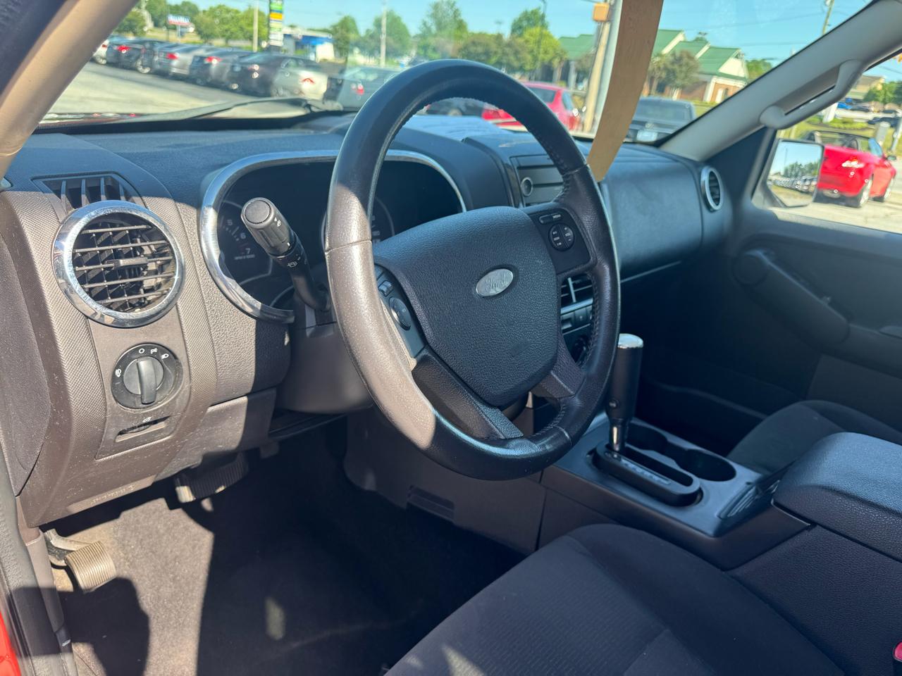 Ford Explorer RWD 4dr XLT 2010