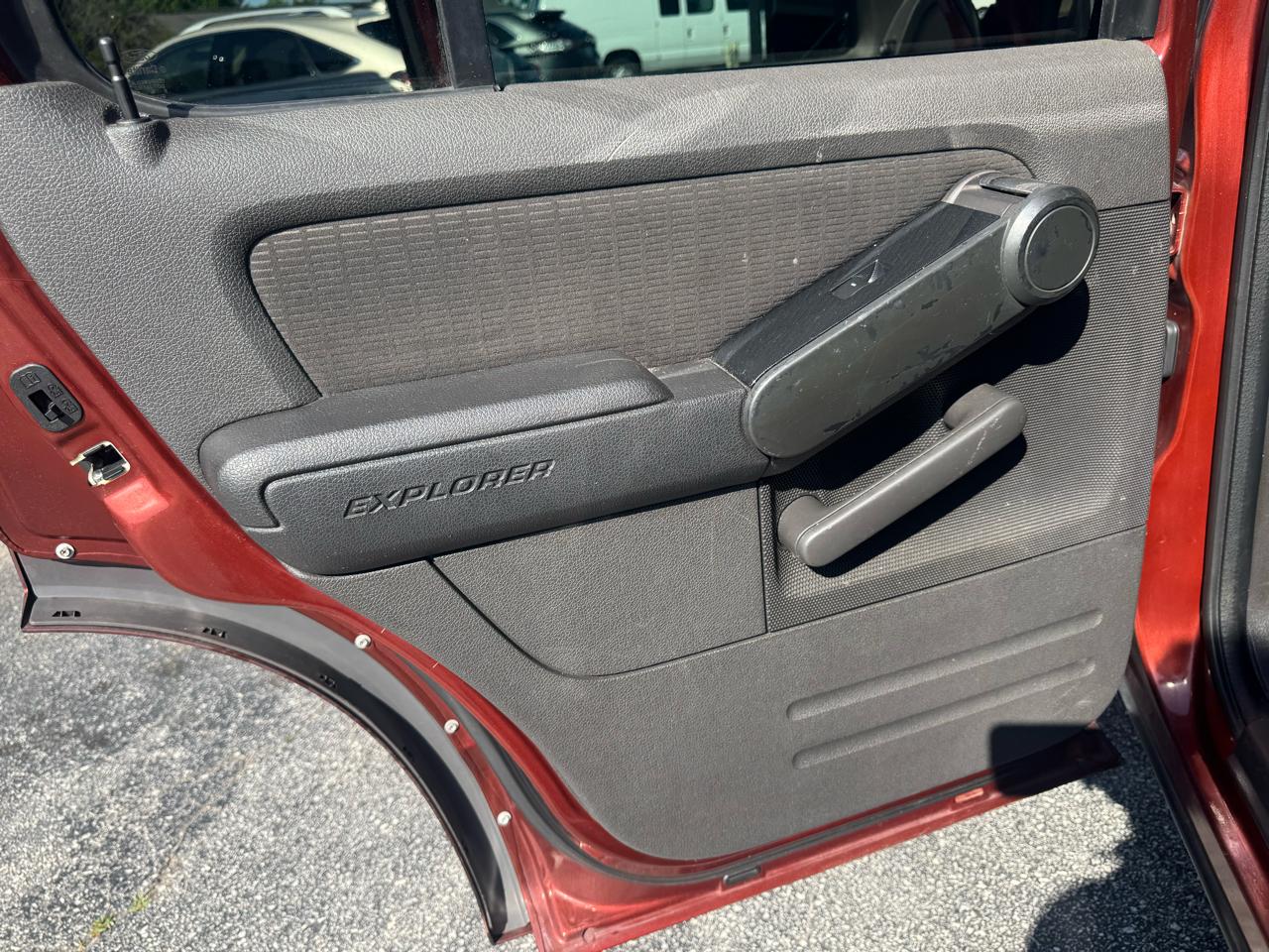 Ford Explorer RWD 4dr XLT 2010