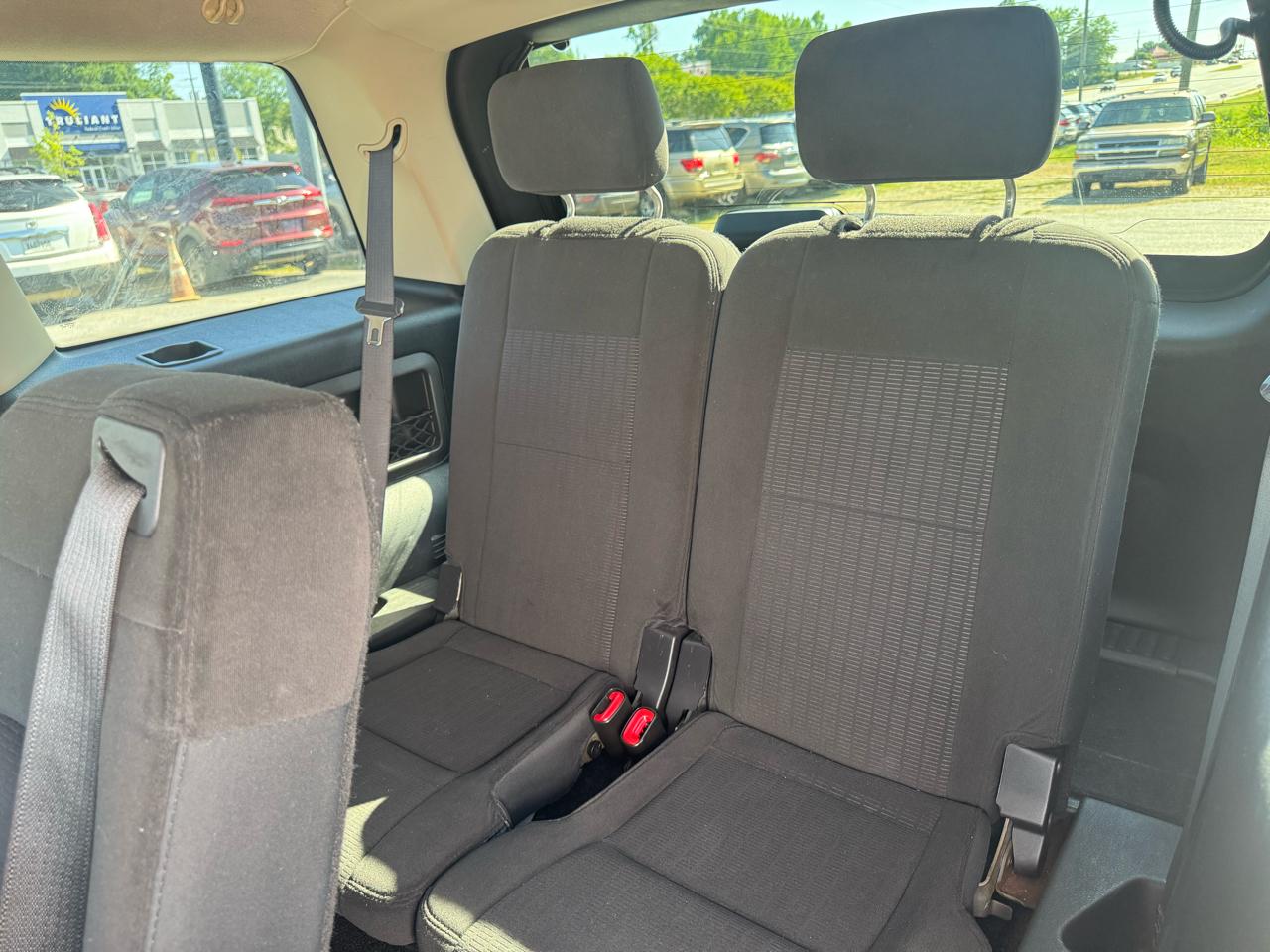 Ford Explorer RWD 4dr XLT 2010