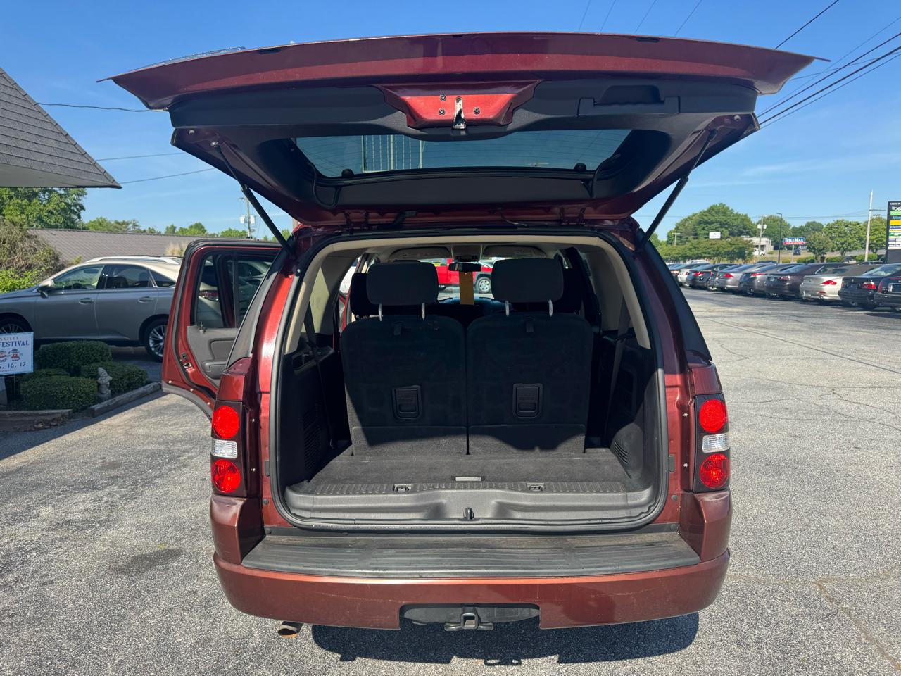 Ford Explorer RWD 4dr XLT 2010