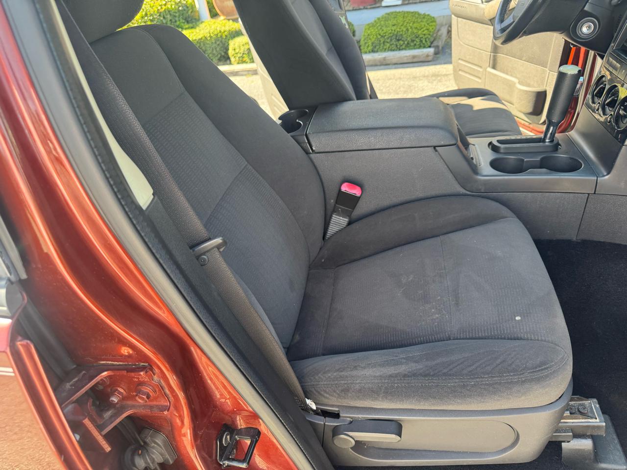 Ford Explorer RWD 4dr XLT 2010