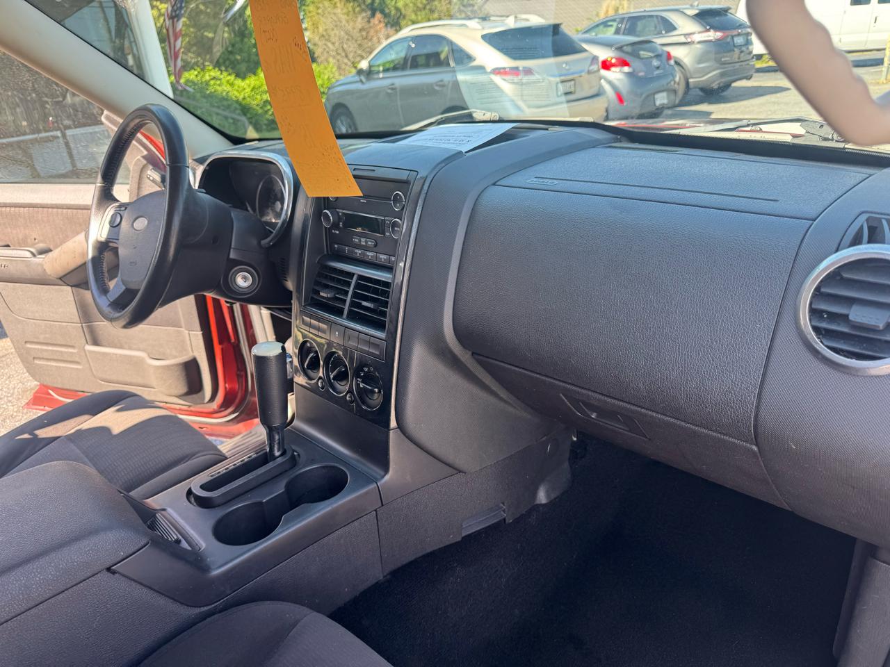 Ford Explorer RWD 4dr XLT 2010