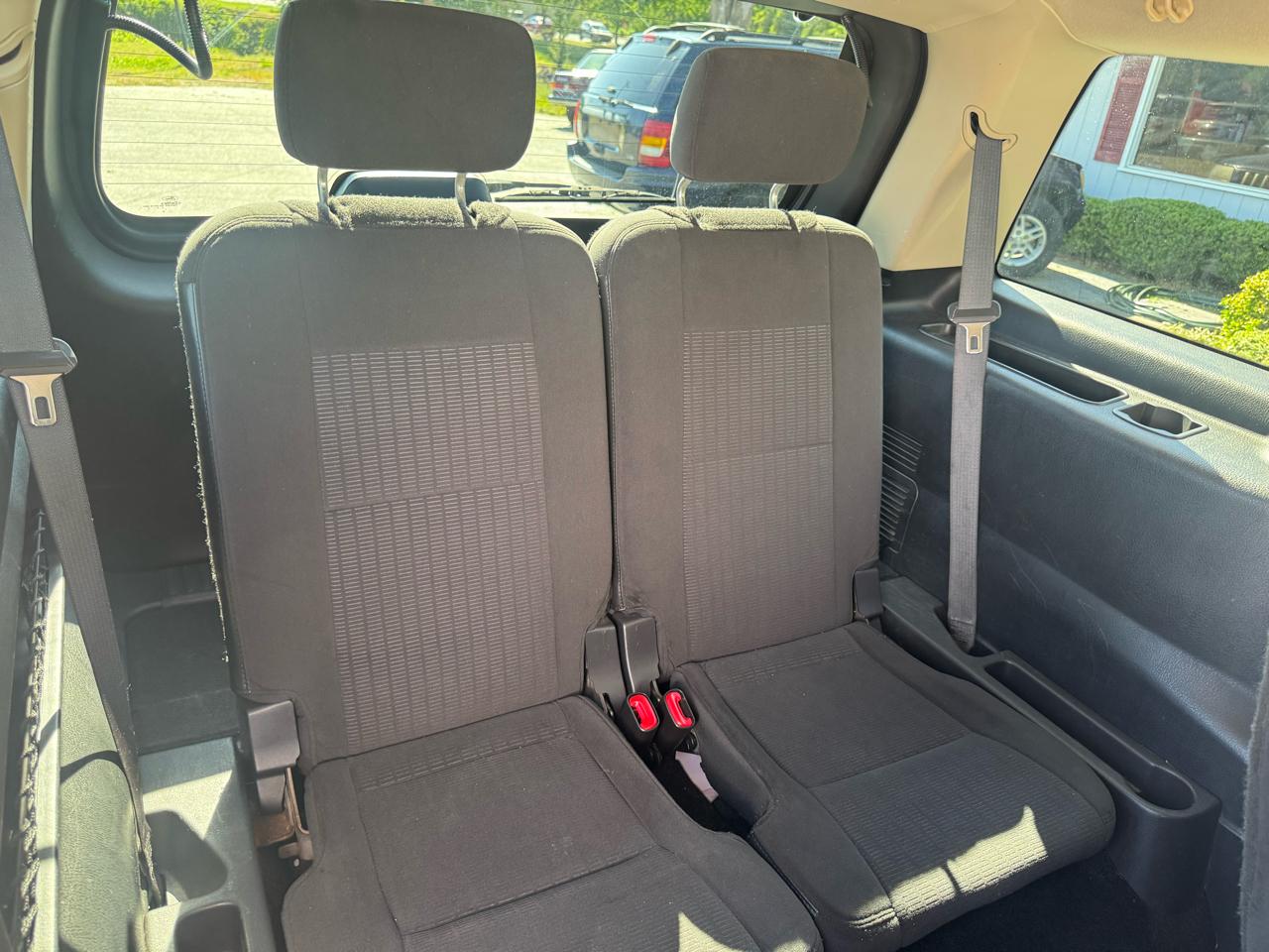 Ford Explorer RWD 4dr XLT 2010