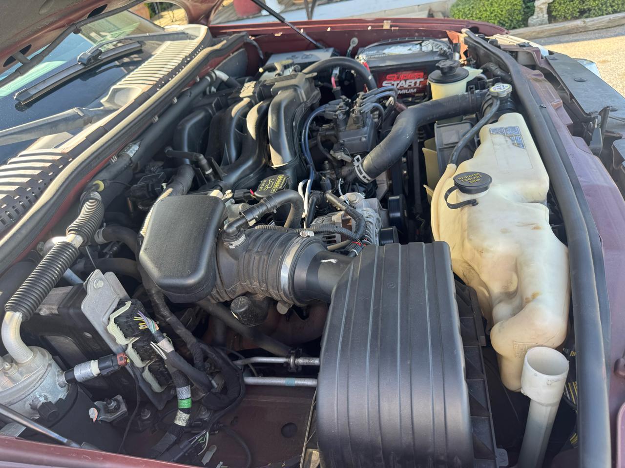 Ford Explorer RWD 4dr XLT 2010