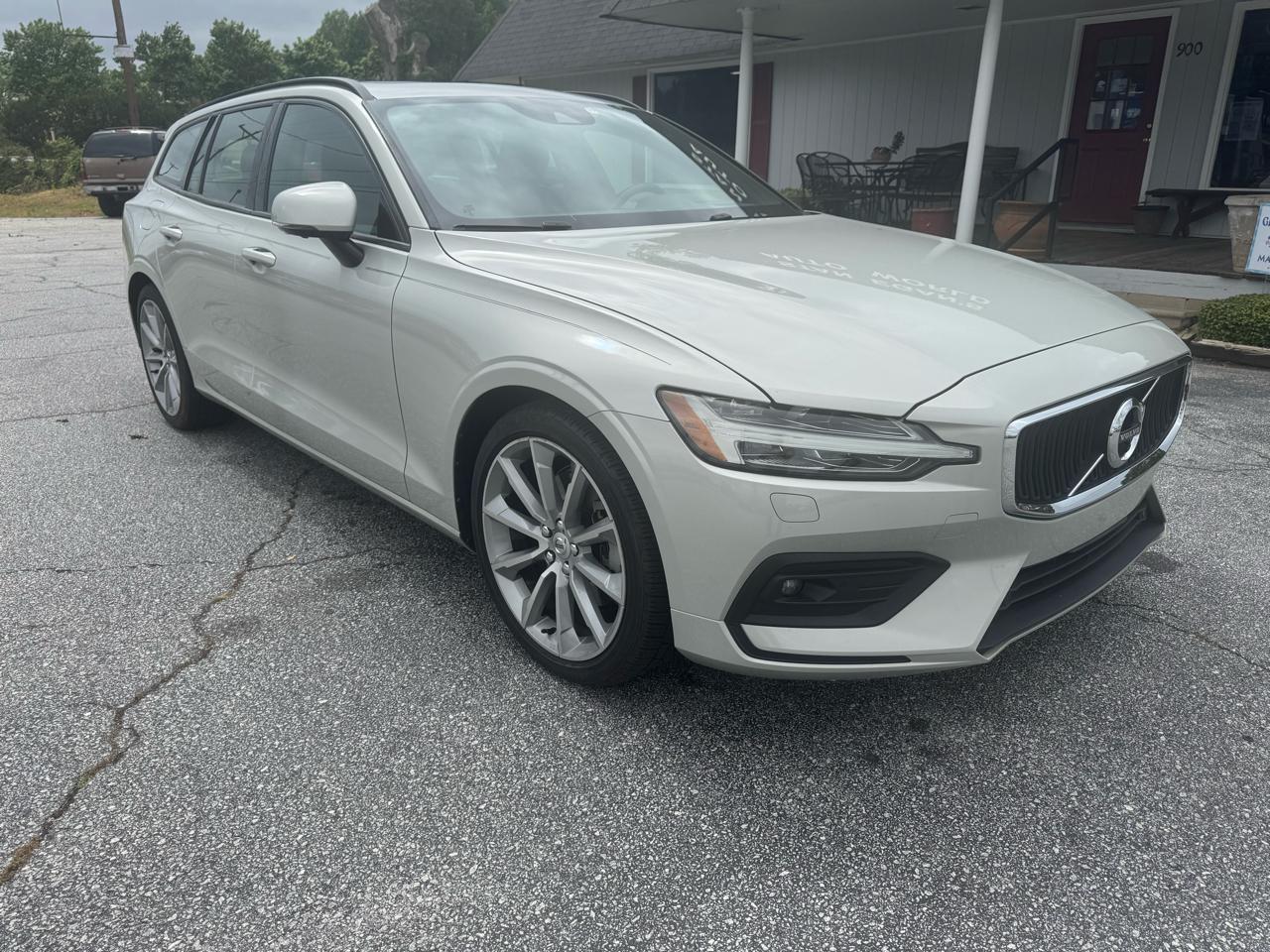 Volvo V60 T5 FWD Momentum 2020