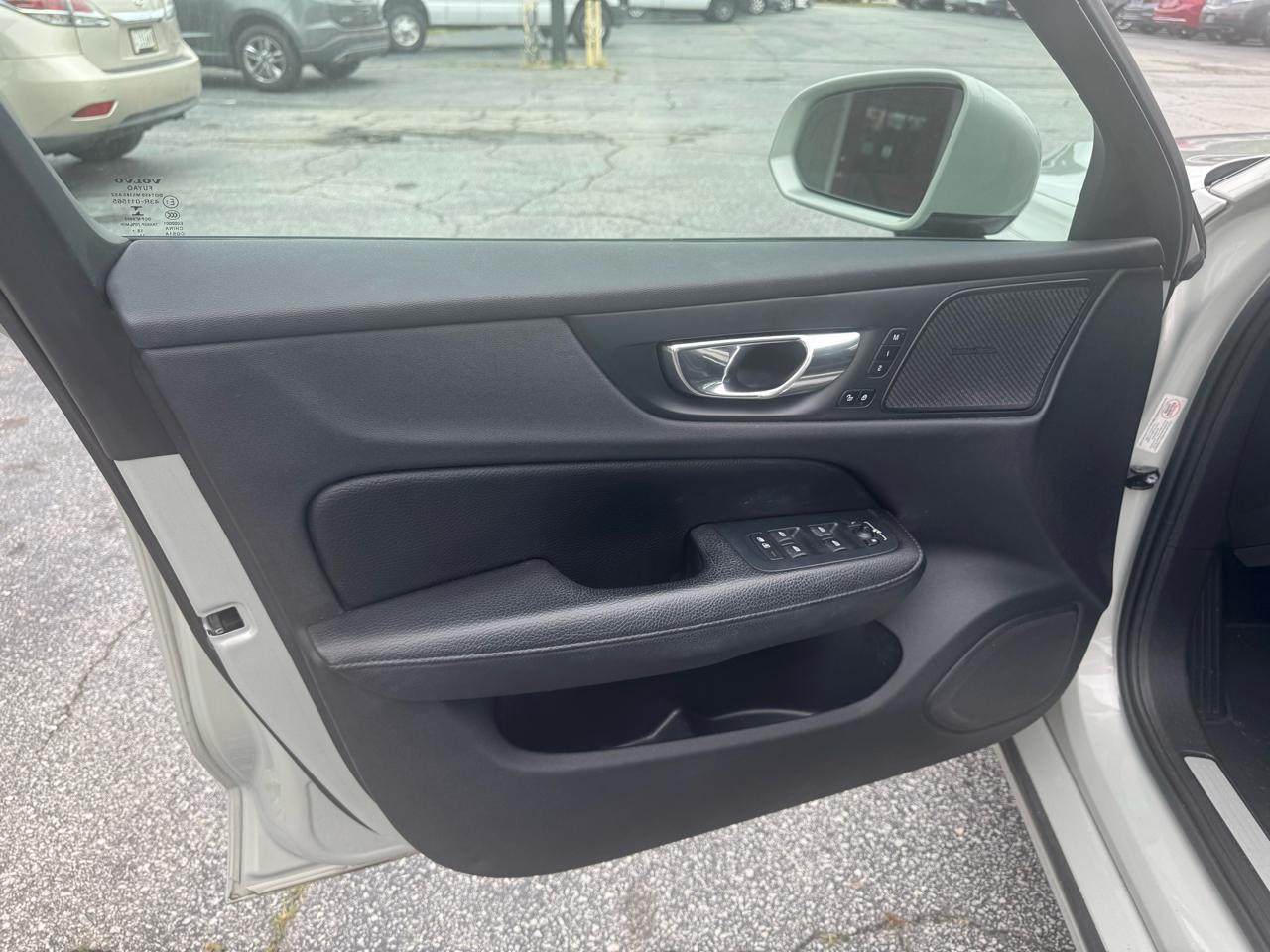 Volvo V60 T5 FWD Momentum 2020