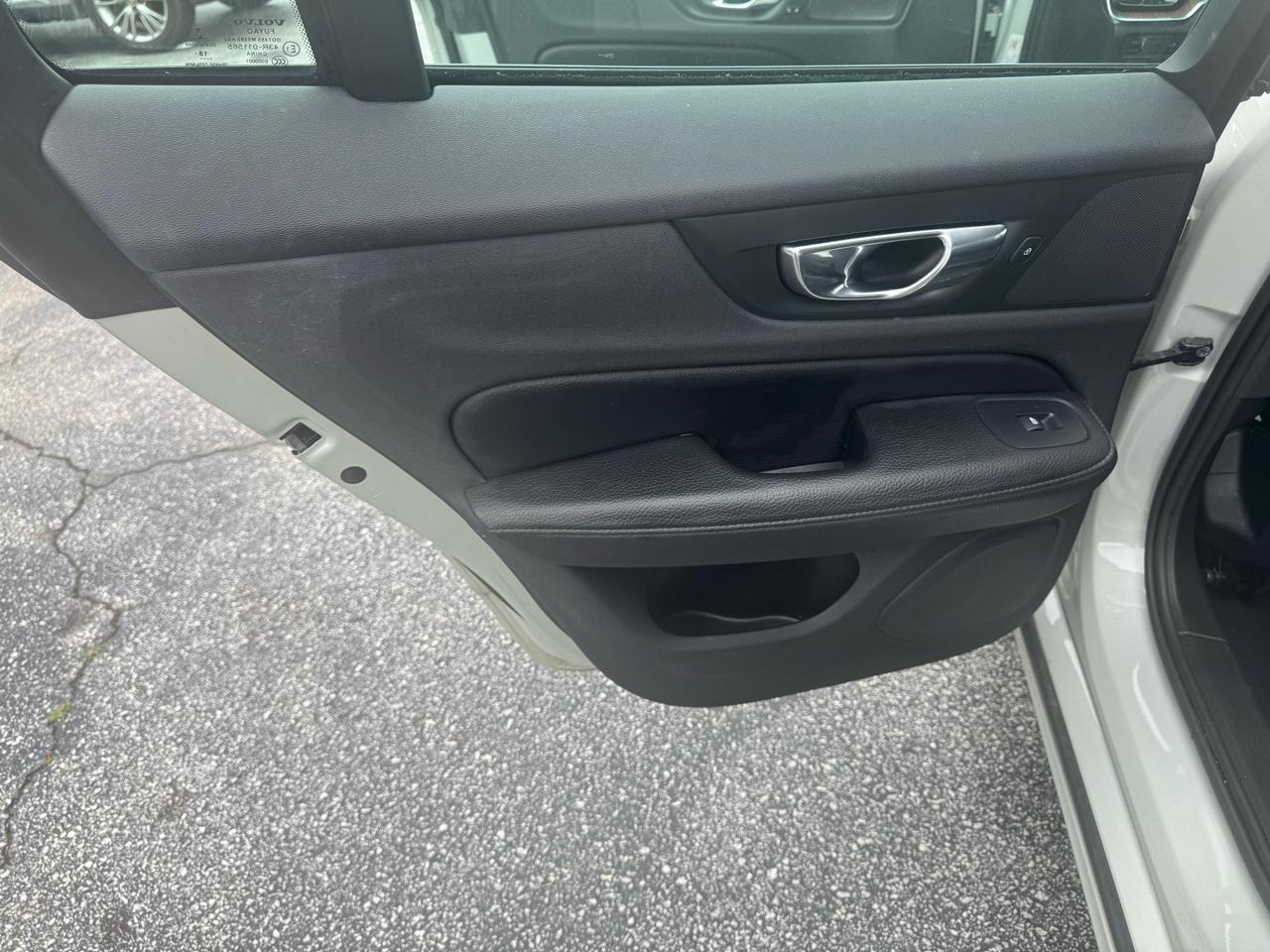 Volvo V60 T5 FWD Momentum 2020