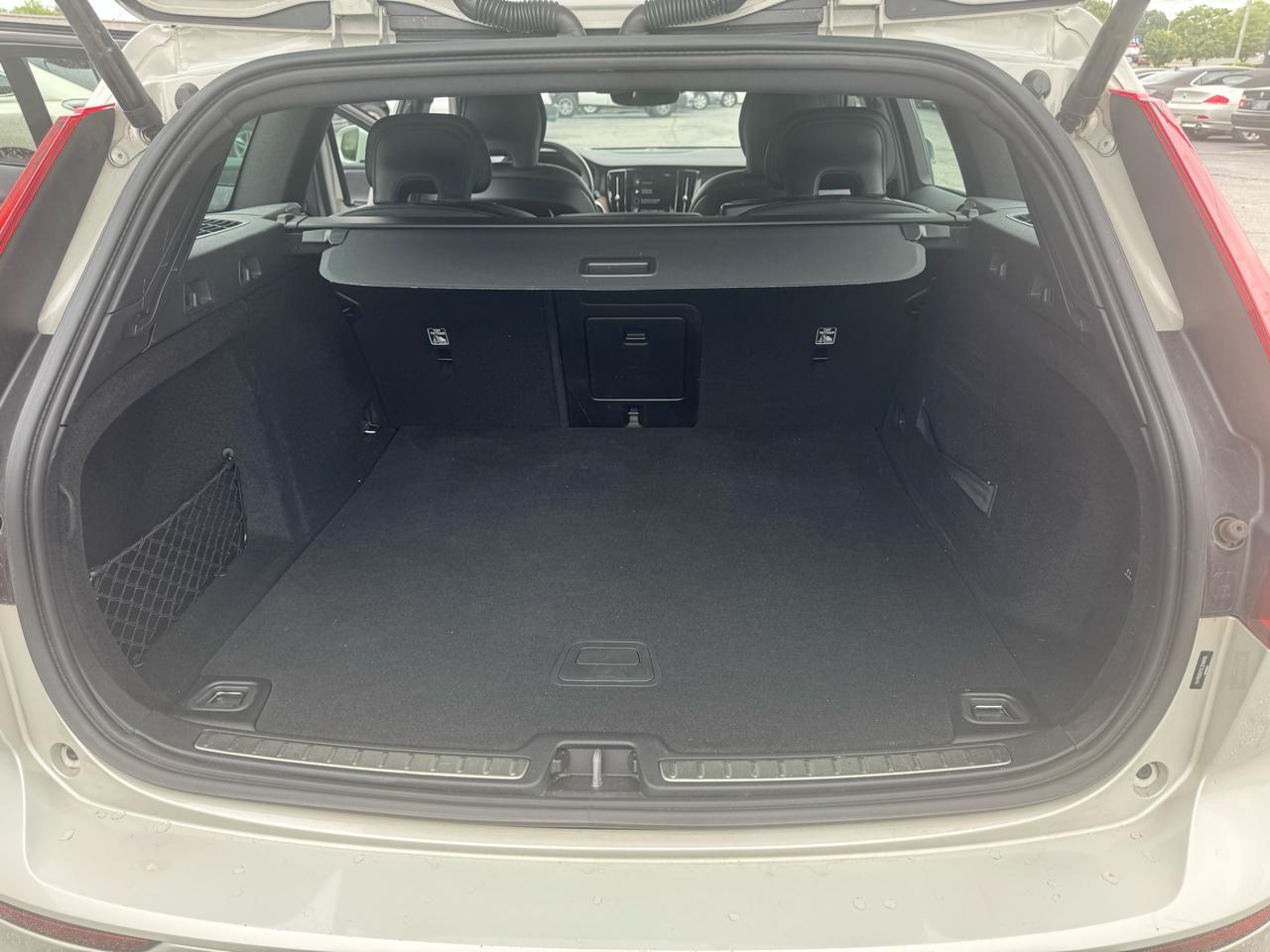 Volvo V60 T5 FWD Momentum 2020