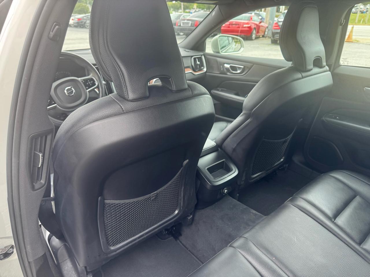 Volvo V60 T5 FWD Momentum 2020