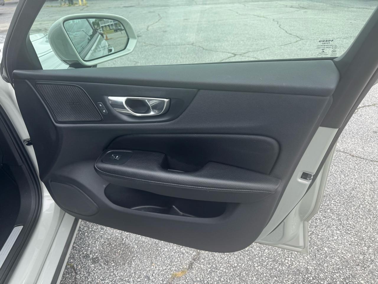 Volvo V60 T5 FWD Momentum 2020