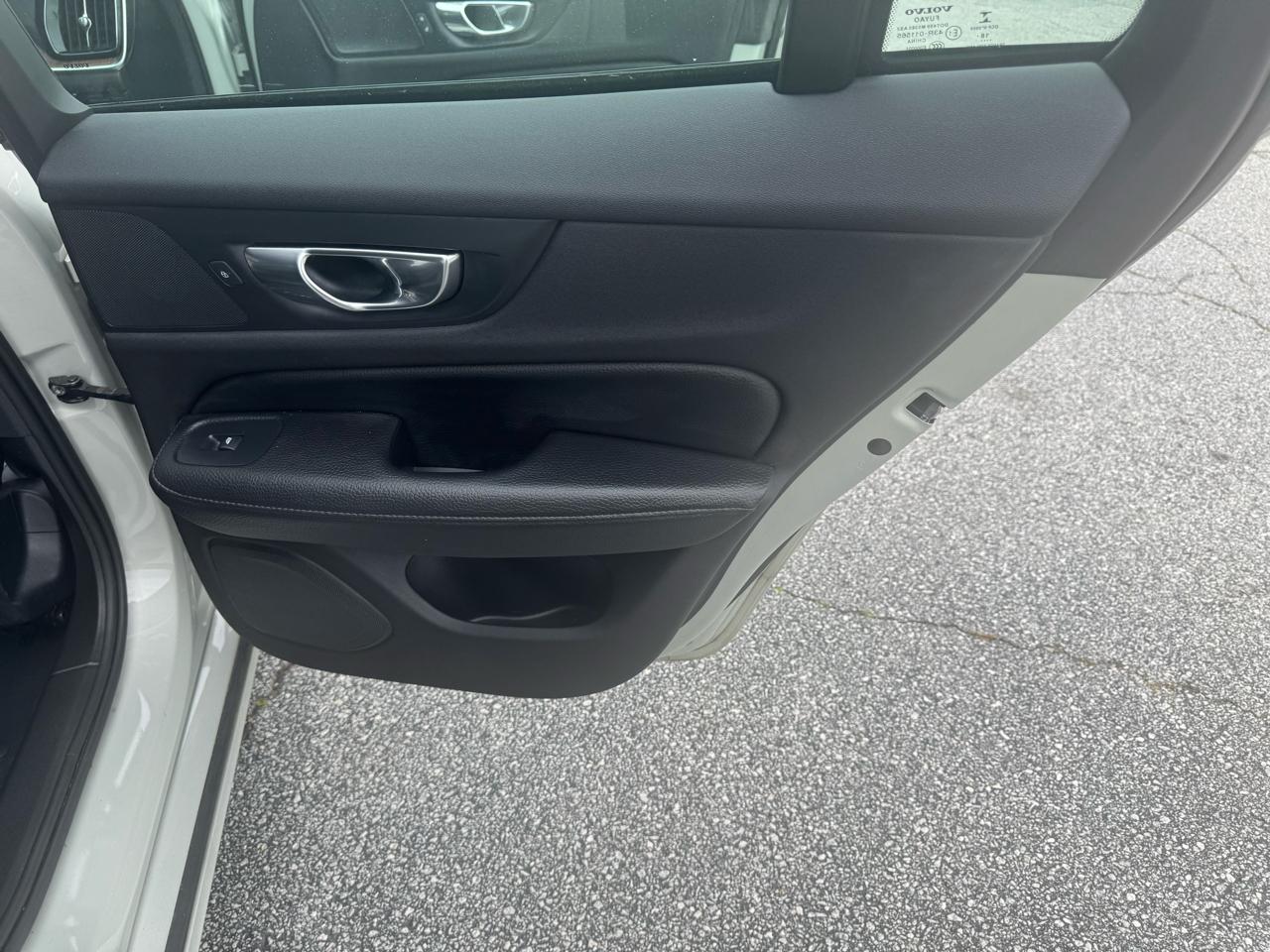 Volvo V60 T5 FWD Momentum 2020