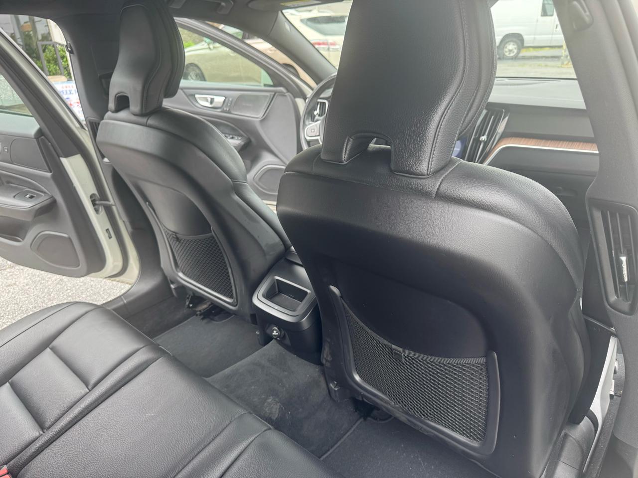 Volvo V60 T5 FWD Momentum 2020