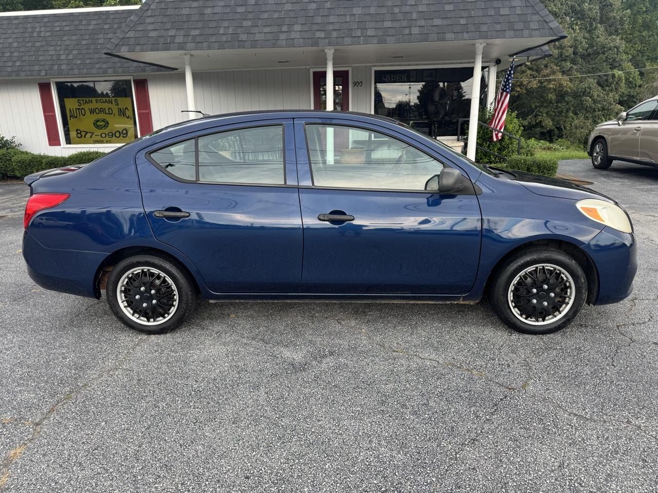 Nissan Versa 4dr Sdn CVT 1.6 S 2012