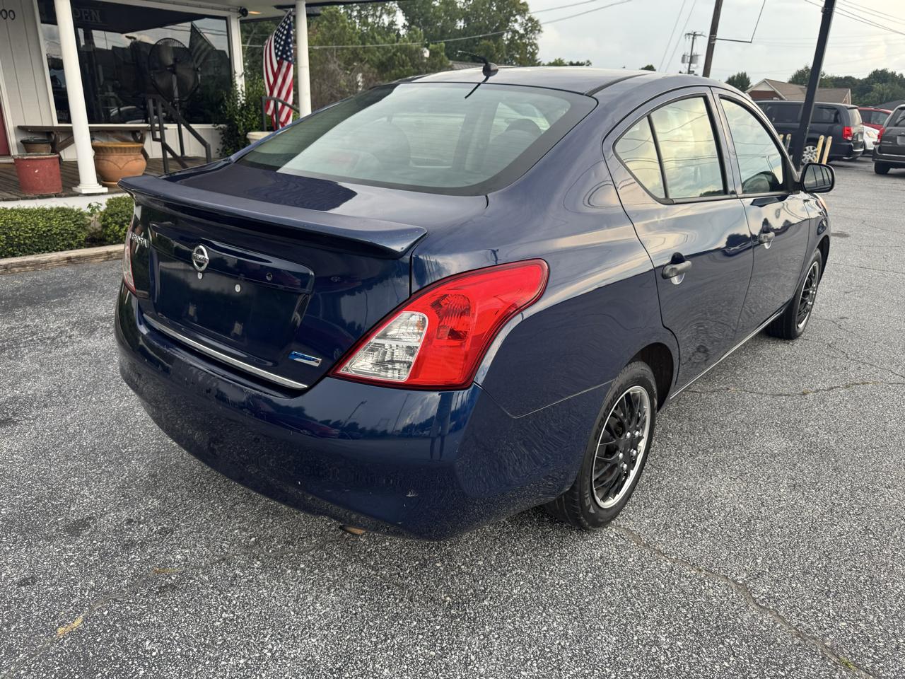 Nissan Versa 4dr Sdn CVT 1.6 S 2012