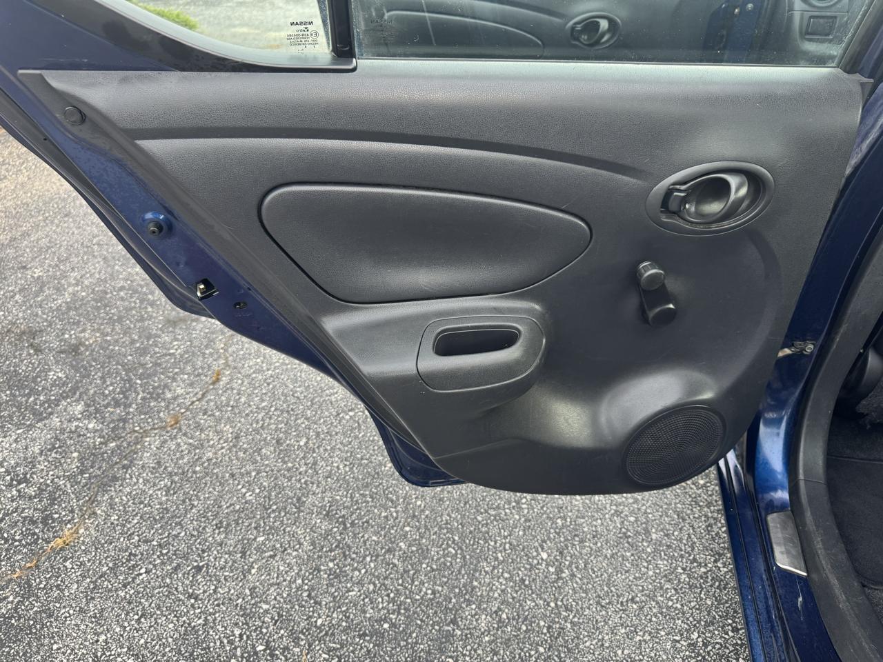 Nissan Versa 4dr Sdn CVT 1.6 S 2012