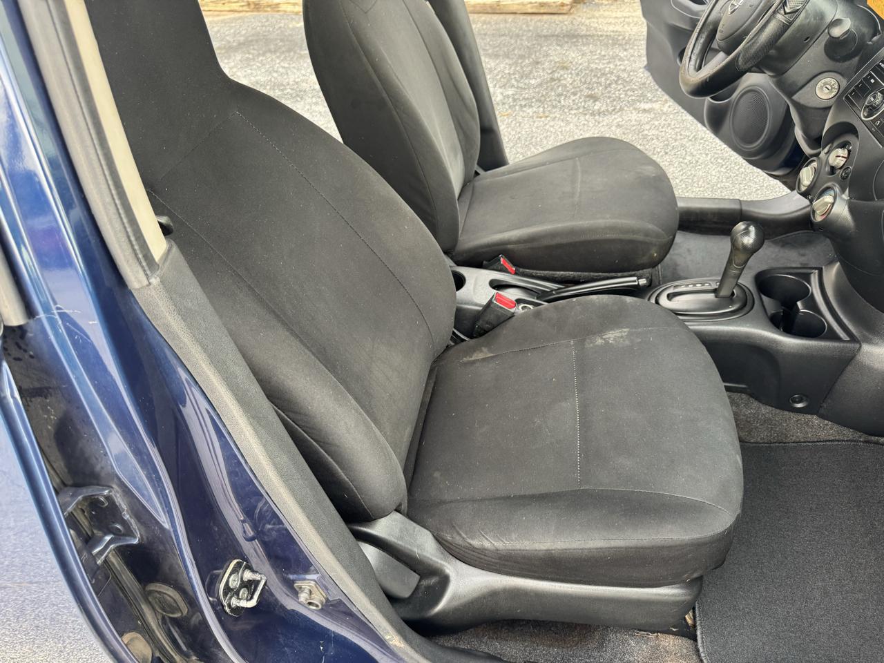 Nissan Versa 4dr Sdn CVT 1.6 S 2012