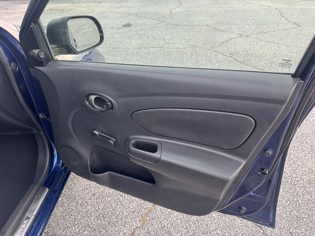Nissan Versa 4dr Sdn CVT 1.6 S 2012