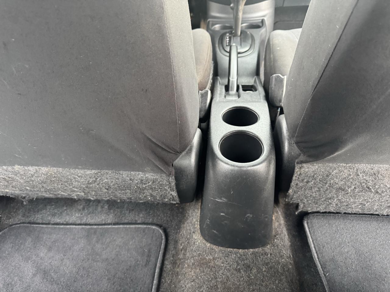 Nissan Versa 4dr Sdn CVT 1.6 S 2012
