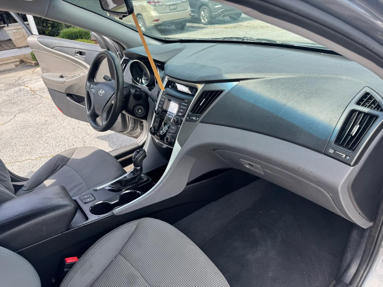 Hyundai Sonata 4dr Sdn 2.4L Auto GLS 2013
