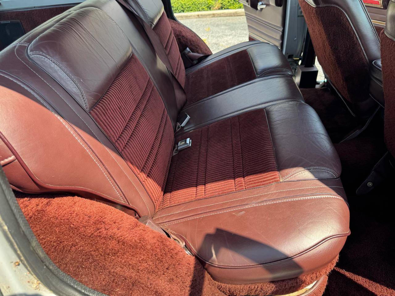 Jeep Grand Wagoneer 4dr Wagon 1988