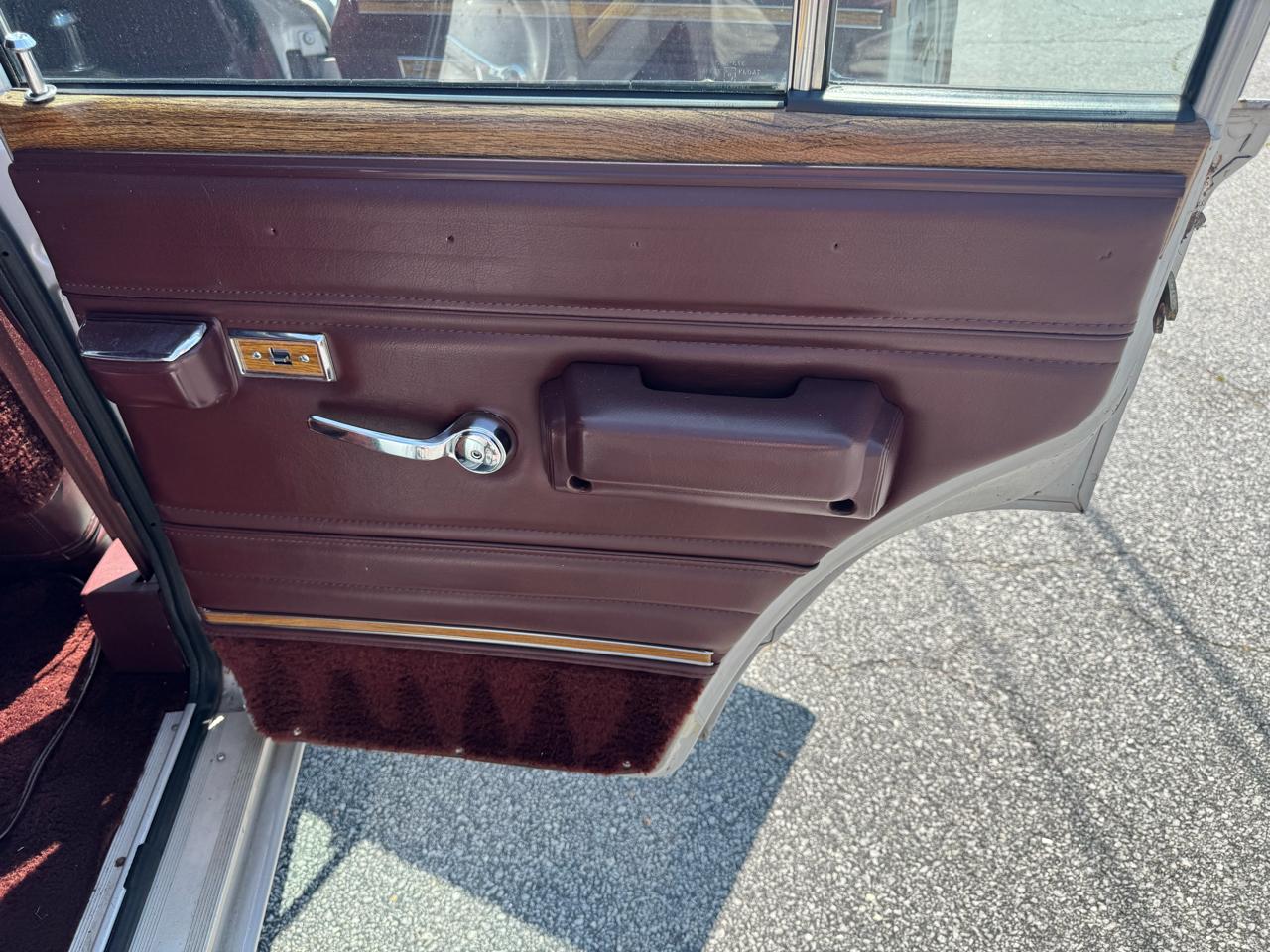 Jeep Grand Wagoneer 4dr Wagon 1988