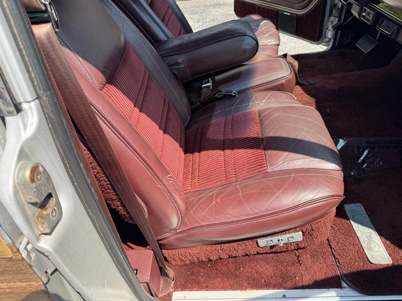Jeep Grand Wagoneer 4dr Wagon 1988