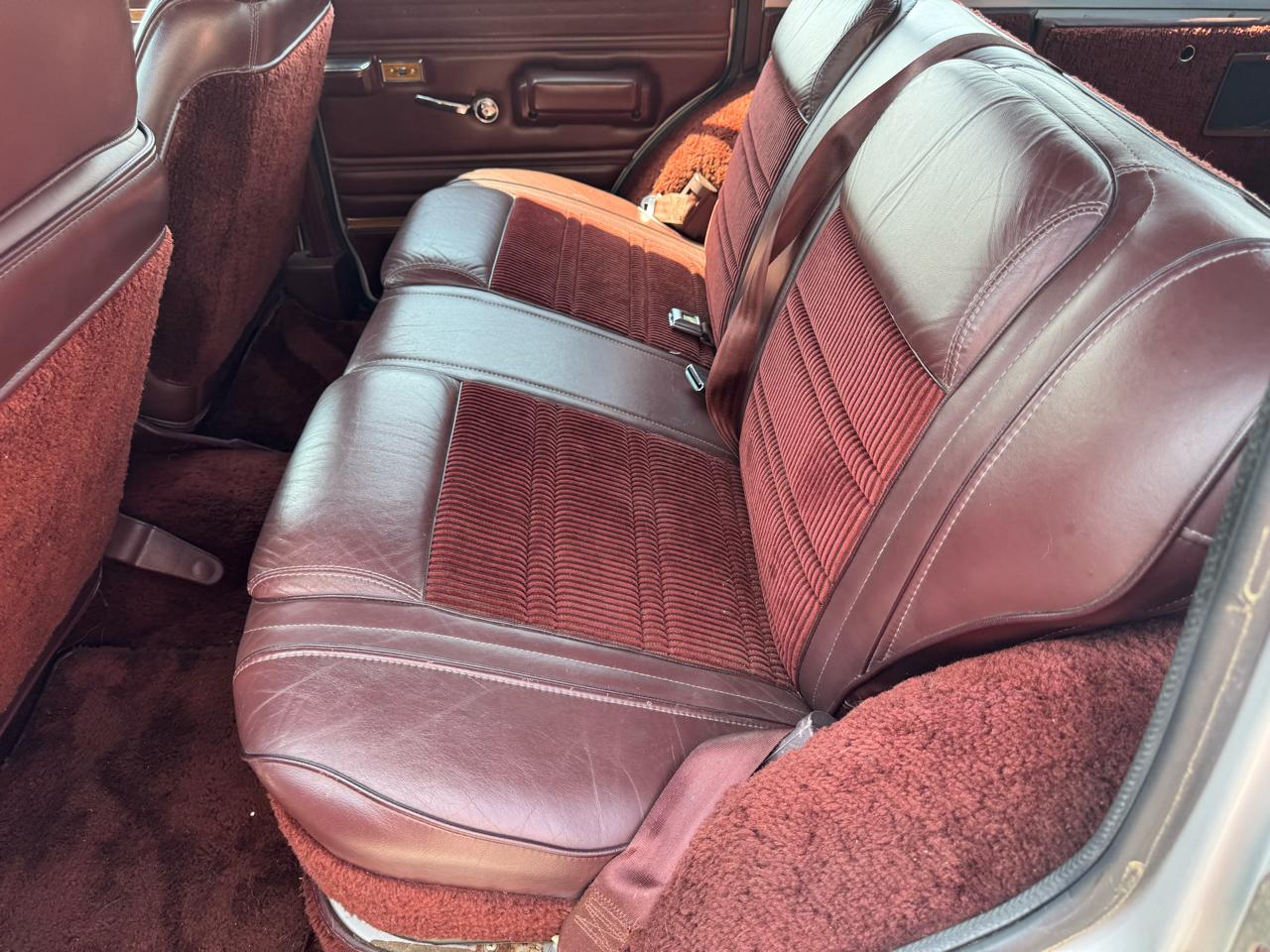 Jeep Grand Wagoneer 4dr Wagon 1988