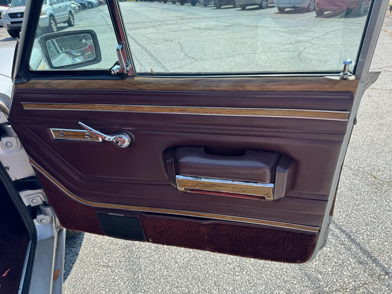 Jeep Grand Wagoneer 4dr Wagon 1988