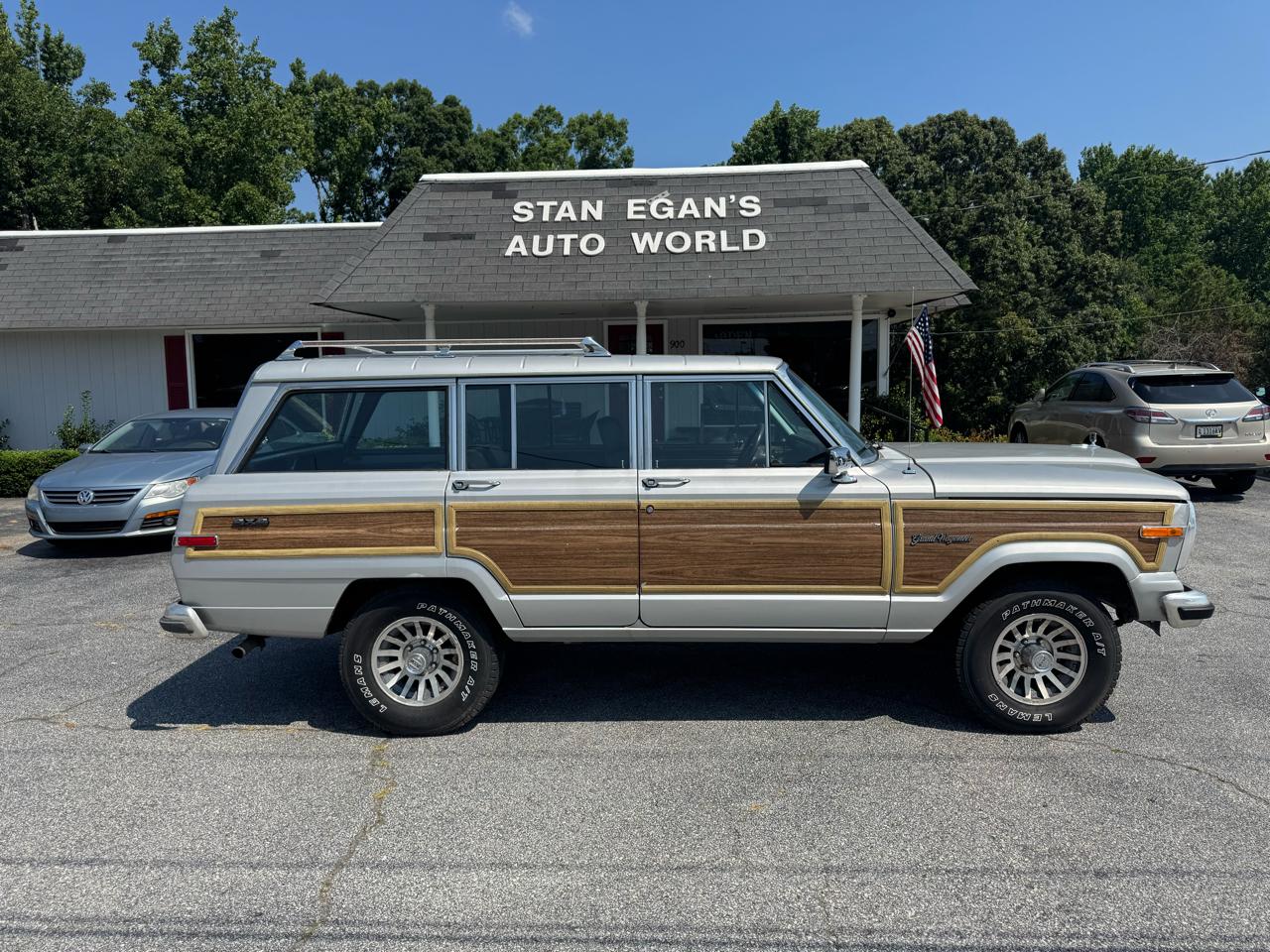 Jeep Grand Wagoneer 4dr Wagon 1988