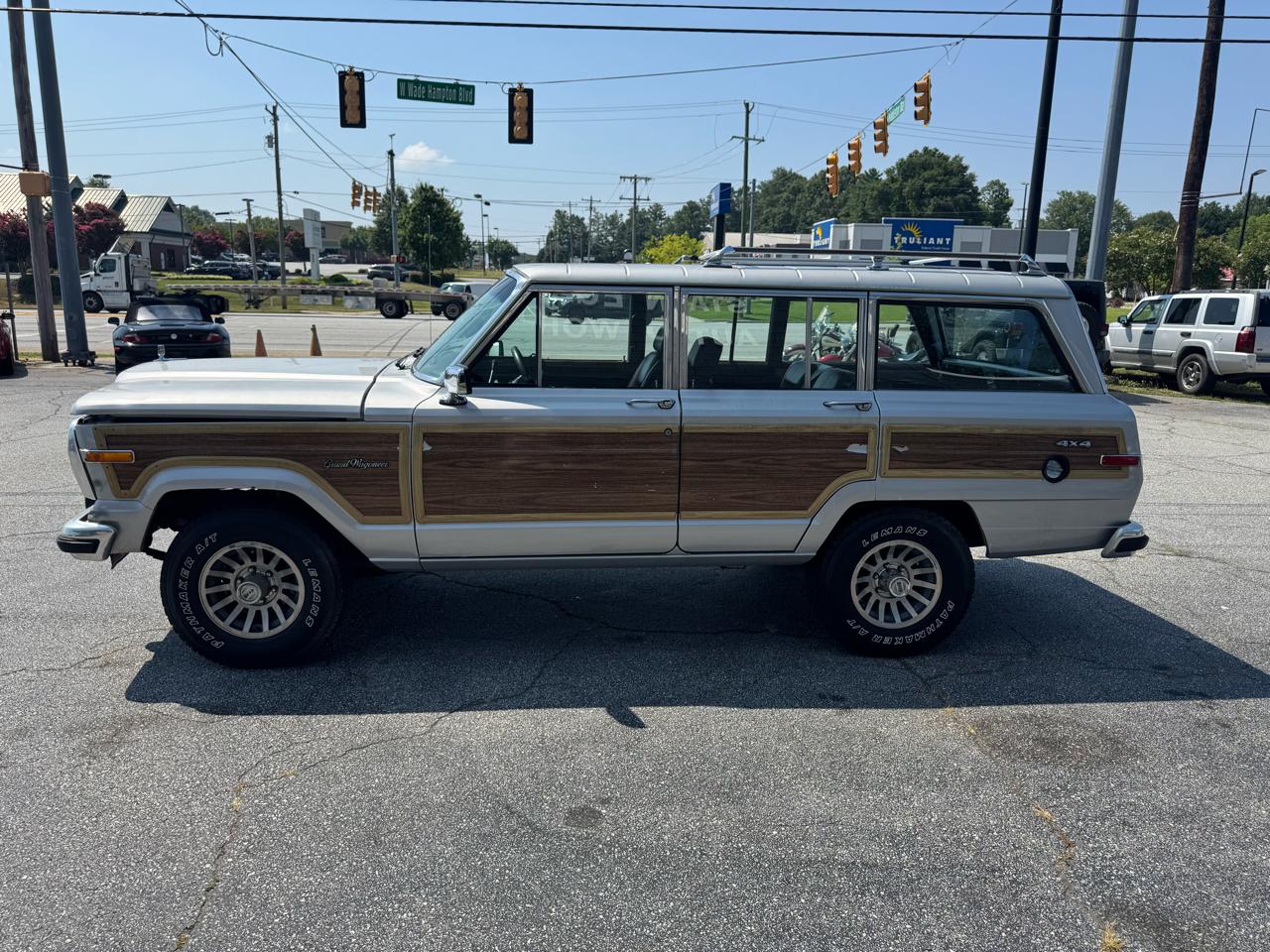 Jeep Grand Wagoneer 4dr Wagon 1988