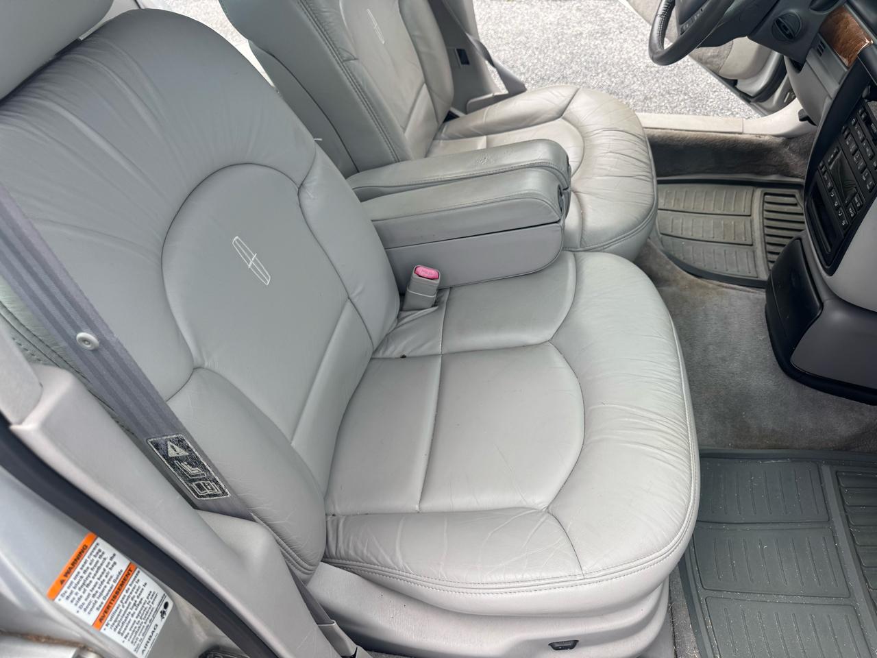 Lincoln Continental 4dr Sdn 1999