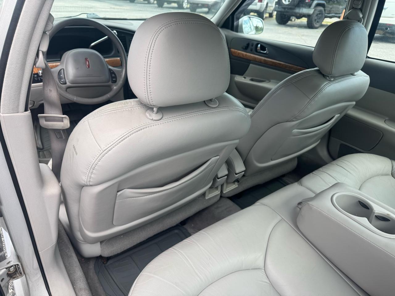 Lincoln Continental 4dr Sdn 1999