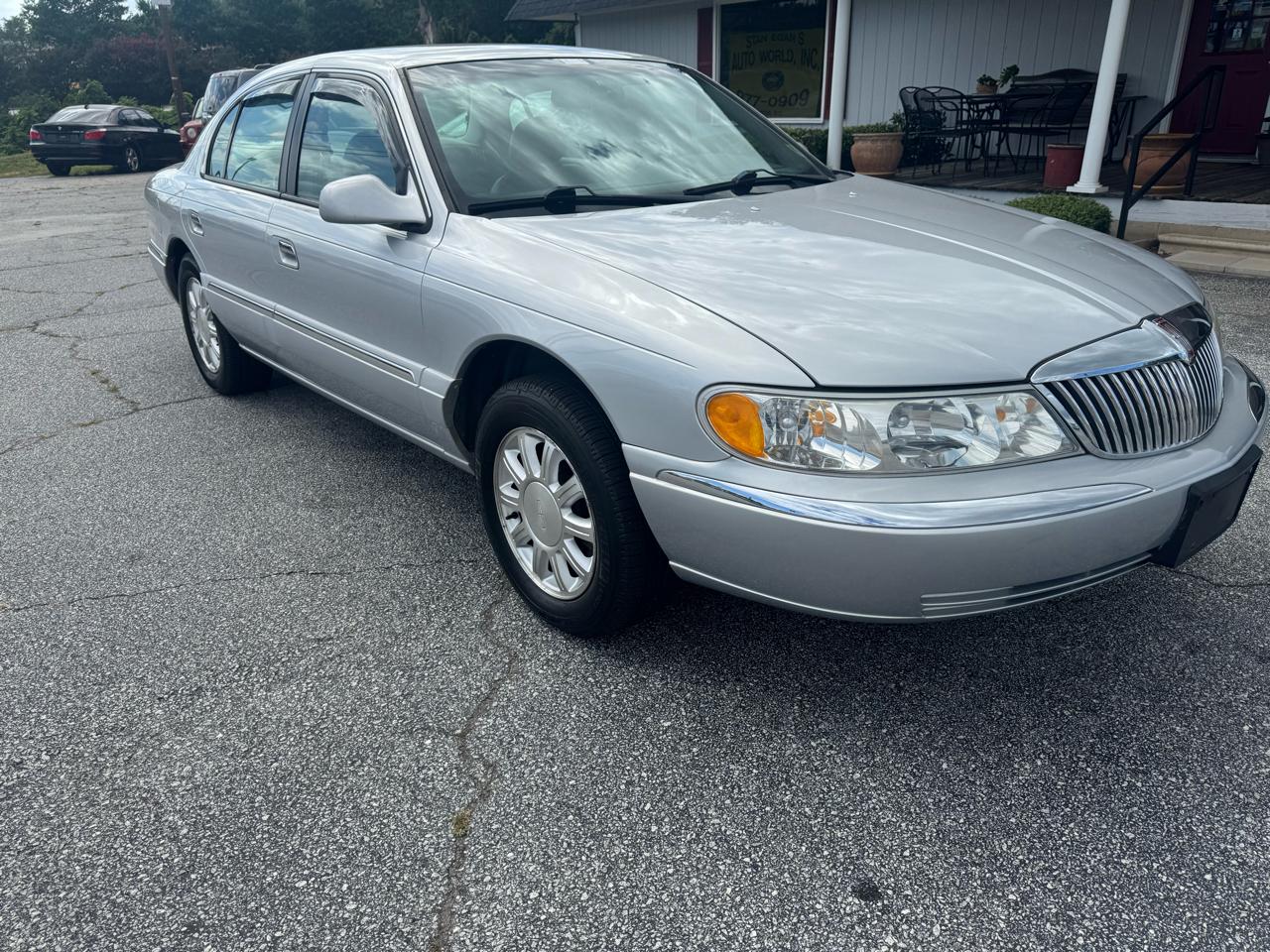 Lincoln Continental 4dr Sdn 1999