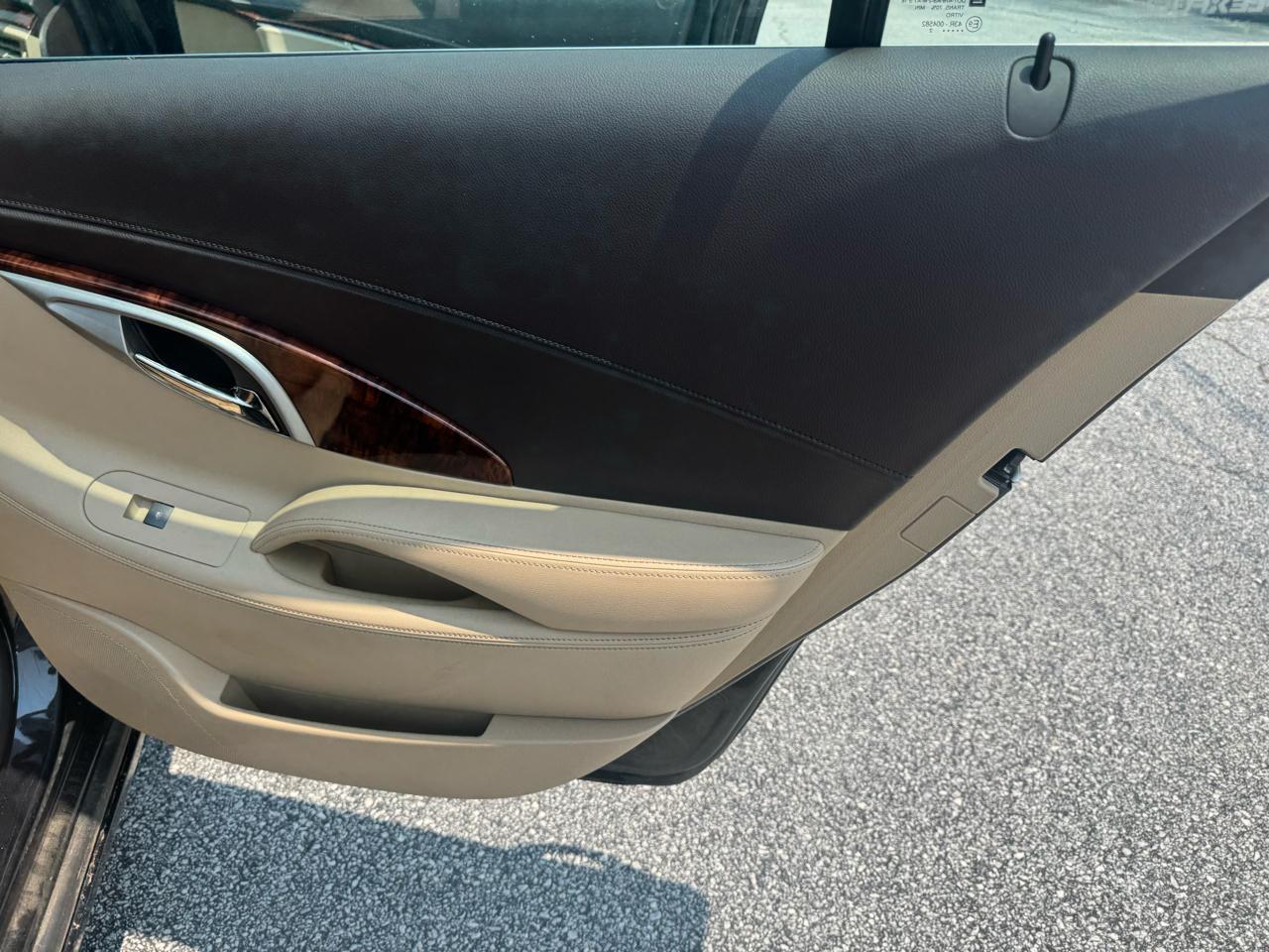 Buick LaCrosse 4dr Sdn Touring FWD 2012