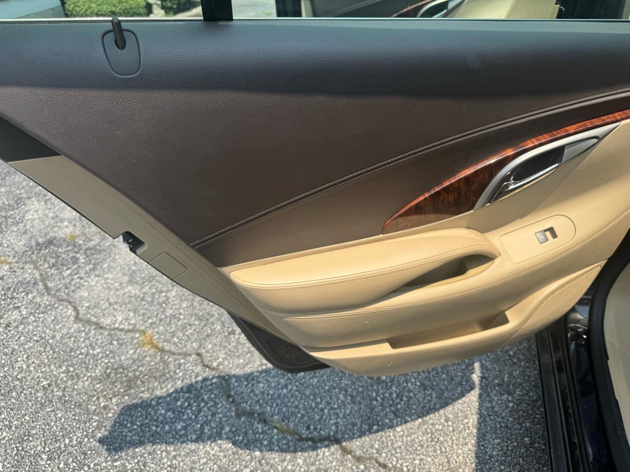 Buick LaCrosse 4dr Sdn Touring FWD 2012