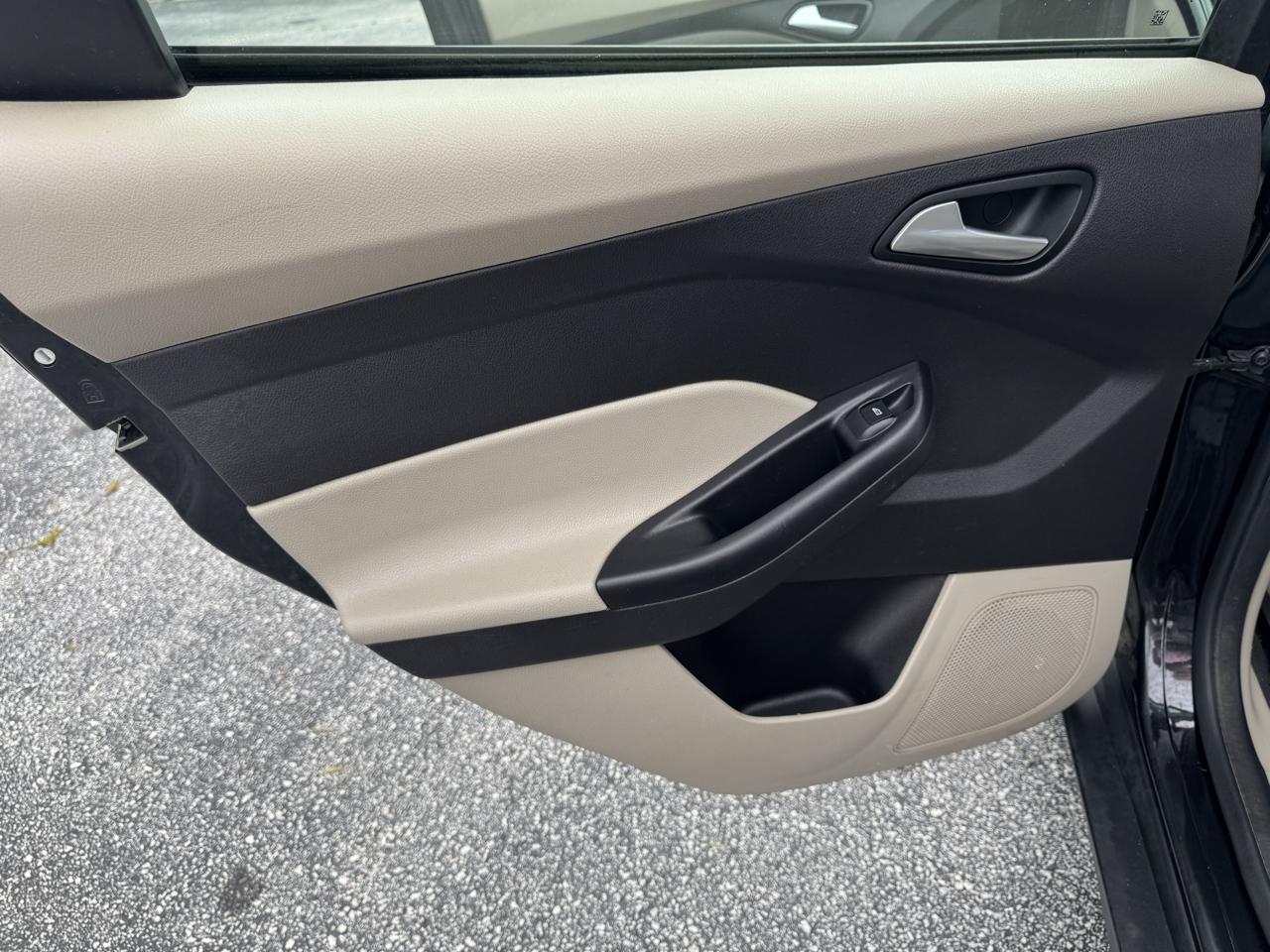 Ford Focus 5dr HB SE 2013
