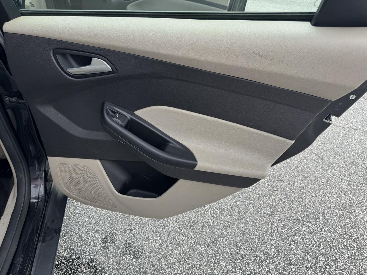 Ford Focus 5dr HB SE 2013