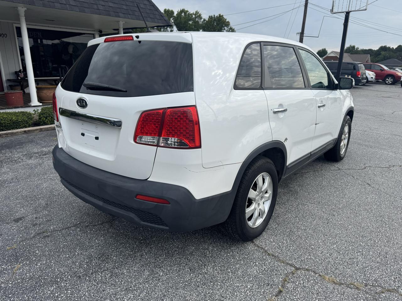 Kia Sorento 2WD 4dr I4 LX 2011
