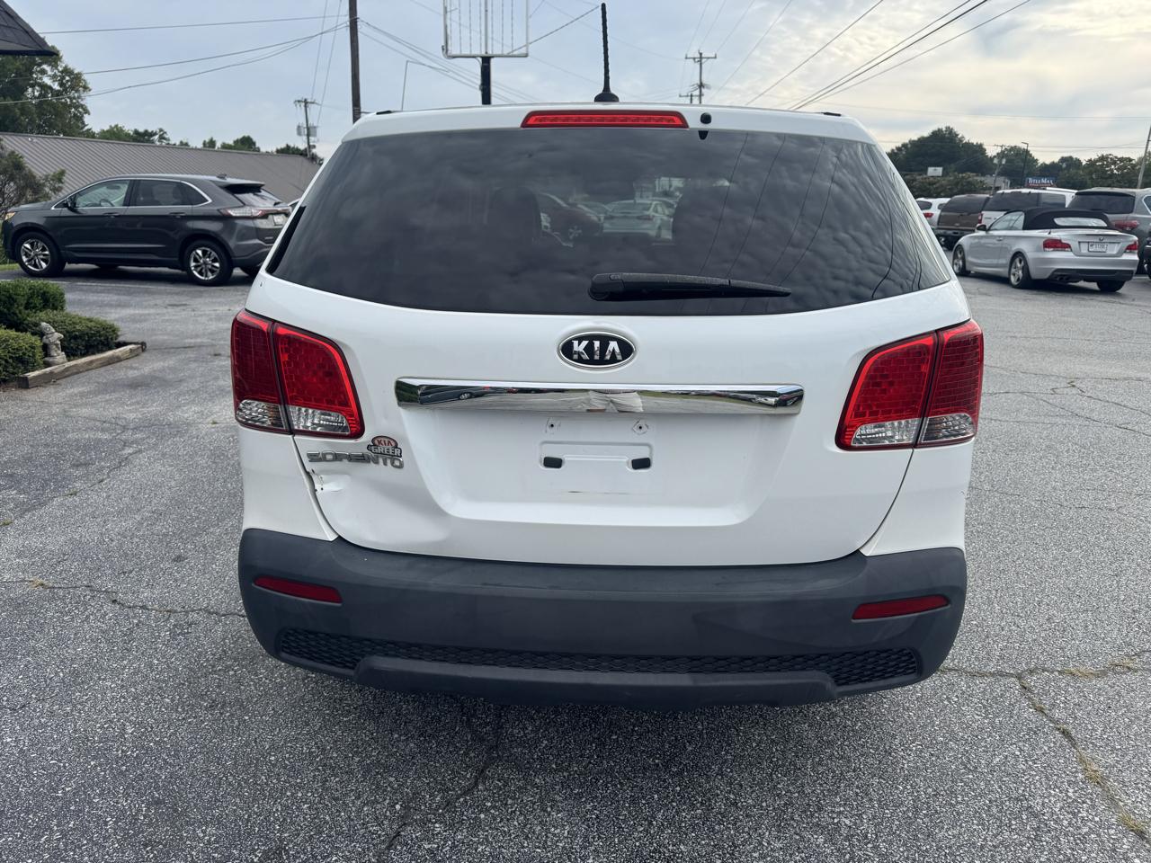 Kia Sorento 2WD 4dr I4 LX 2011
