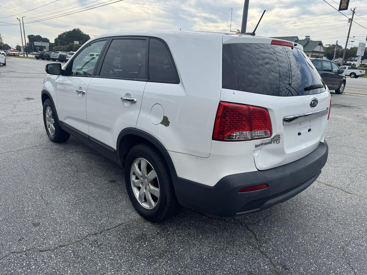 Kia Sorento 2WD 4dr I4 LX 2011
