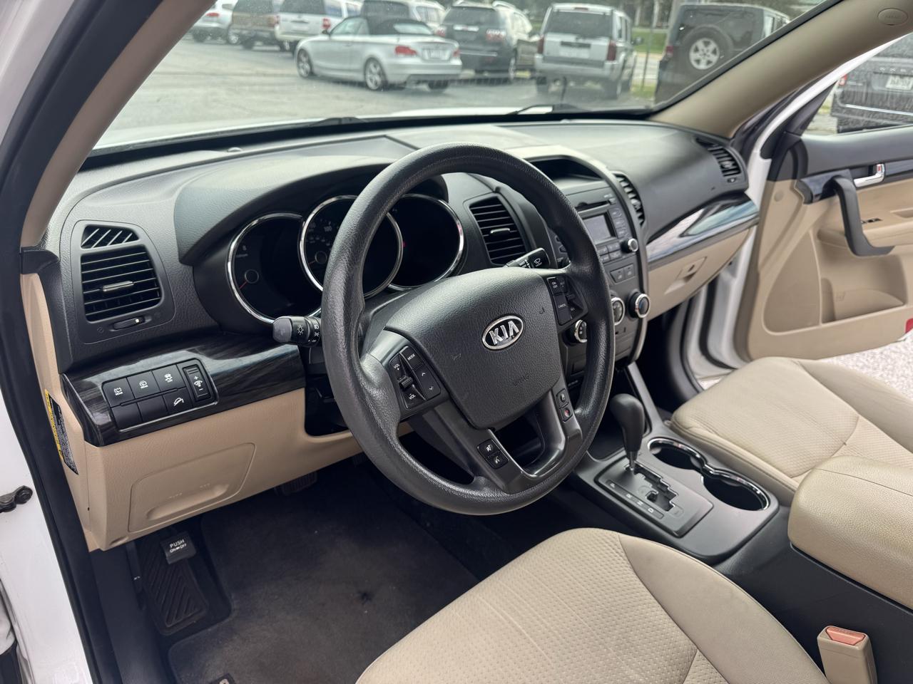 Kia Sorento 2WD 4dr I4 LX 2011