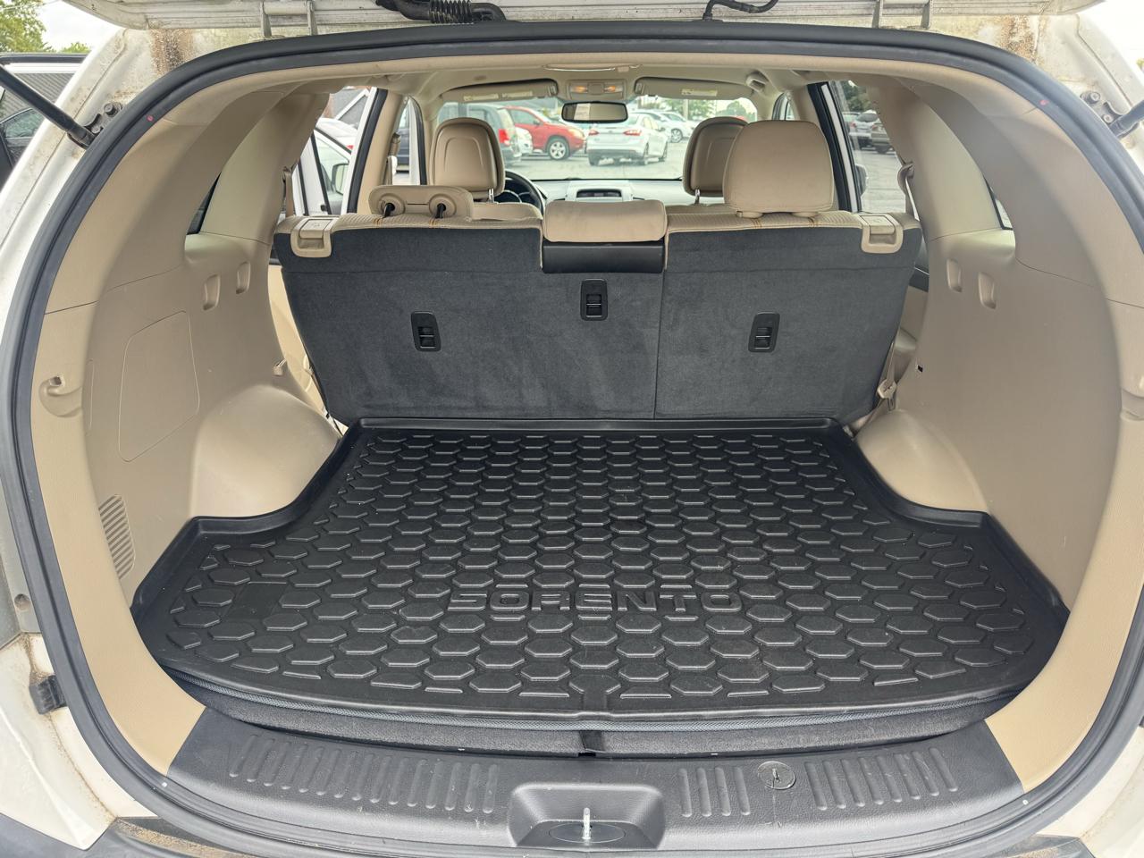 Kia Sorento 2WD 4dr I4 LX 2011