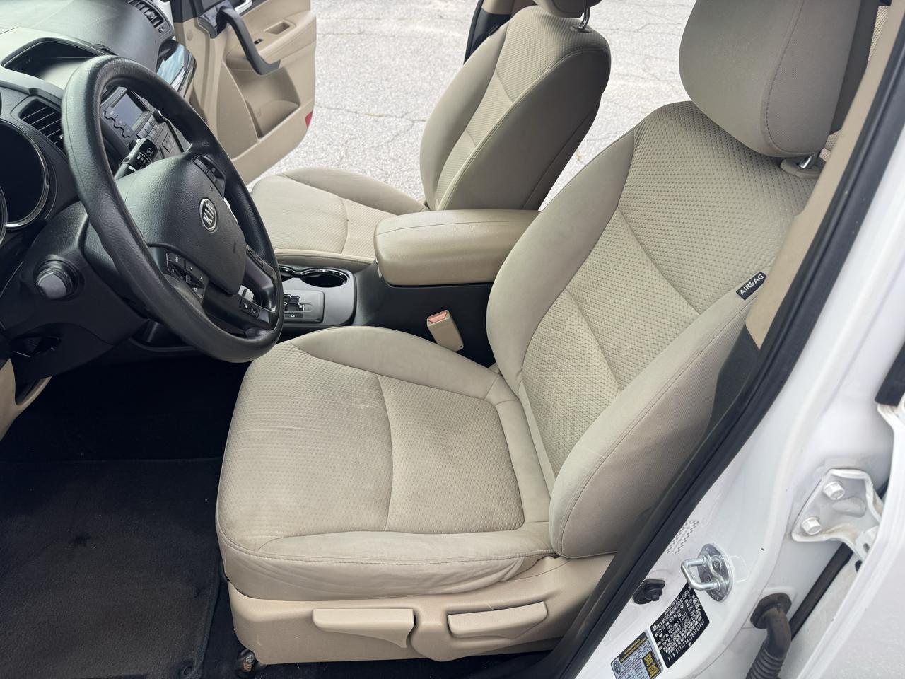 Kia Sorento 2WD 4dr I4 LX 2011