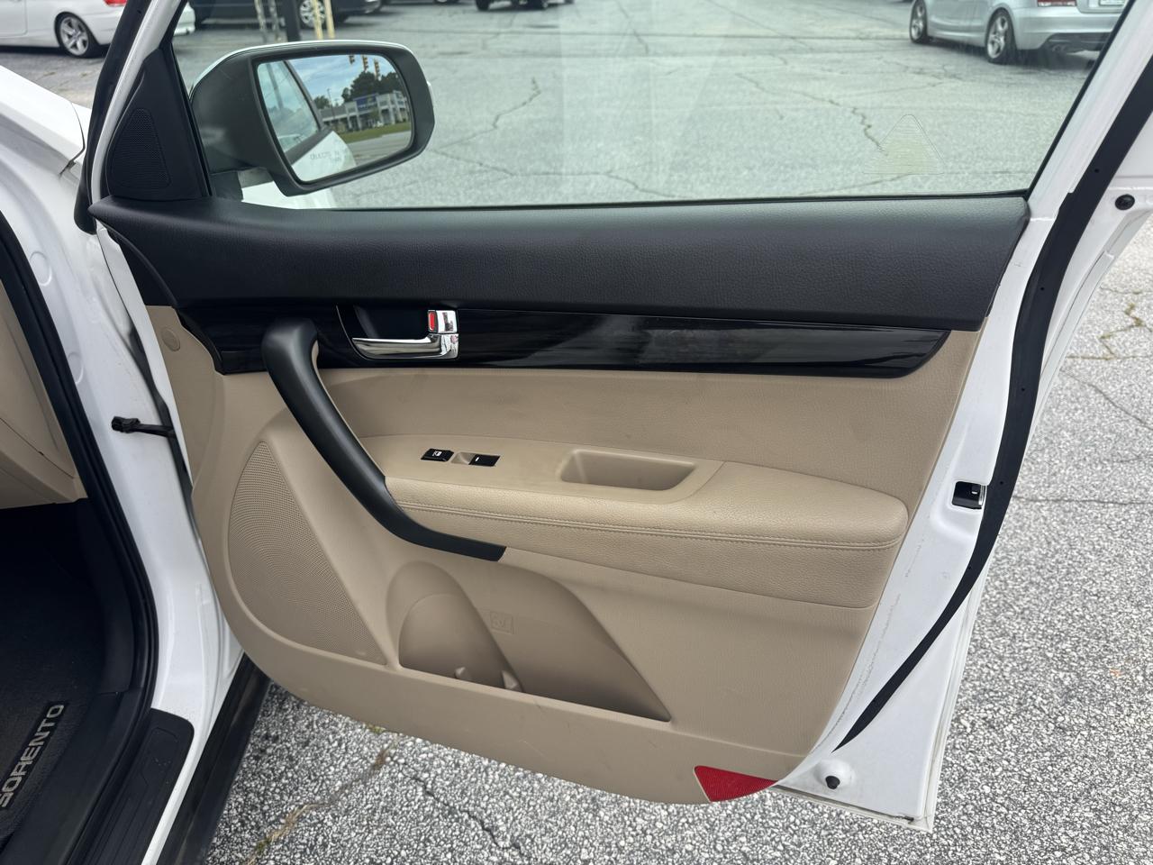 Kia Sorento 2WD 4dr I4 LX 2011