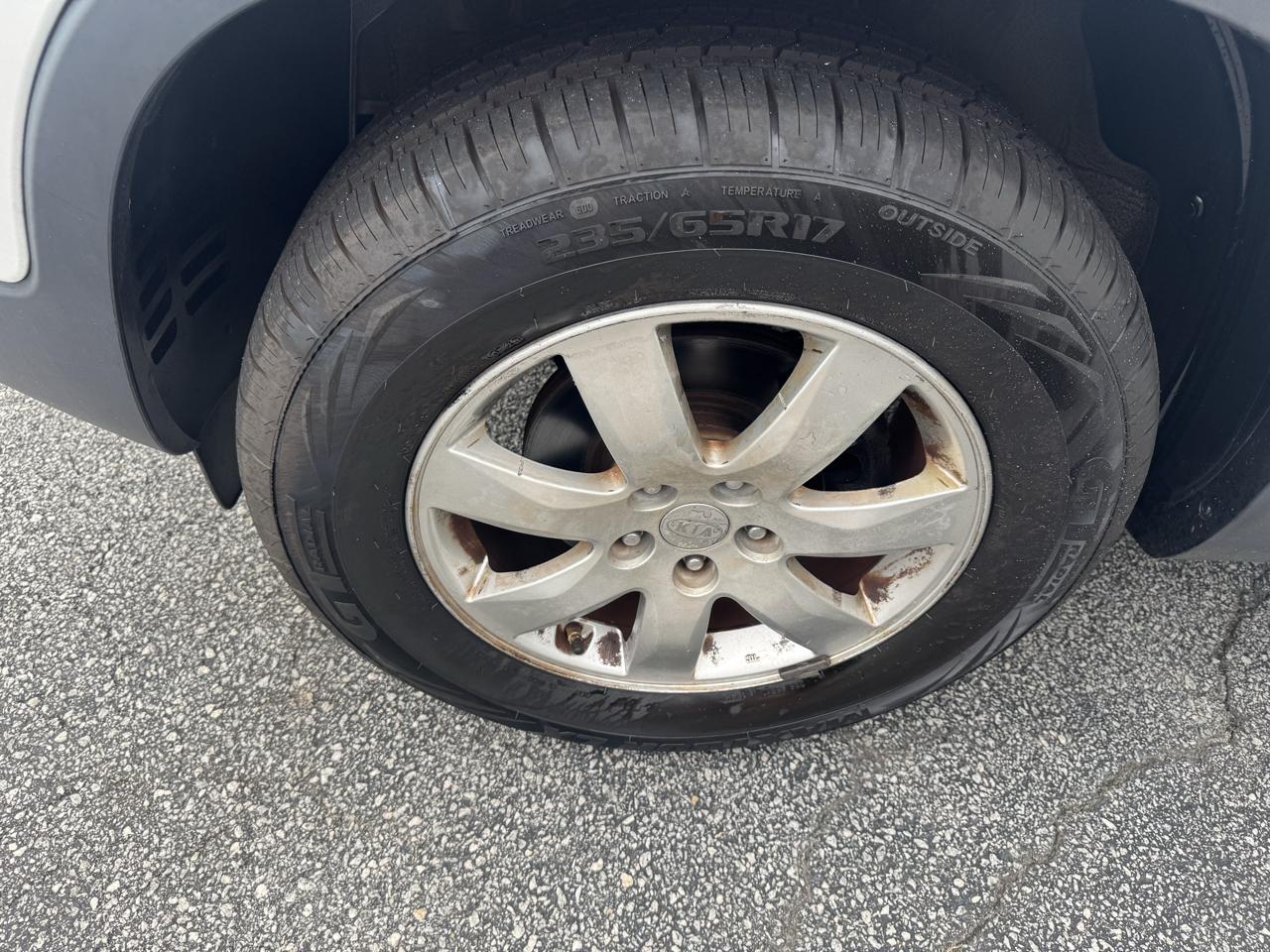Kia Sorento 2WD 4dr I4 LX 2011