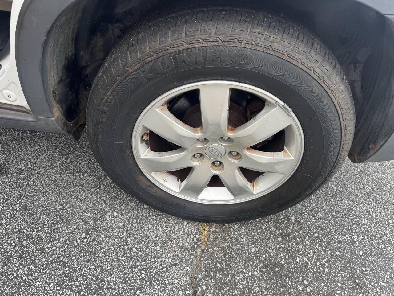 Kia Sorento 2WD 4dr I4 LX 2011