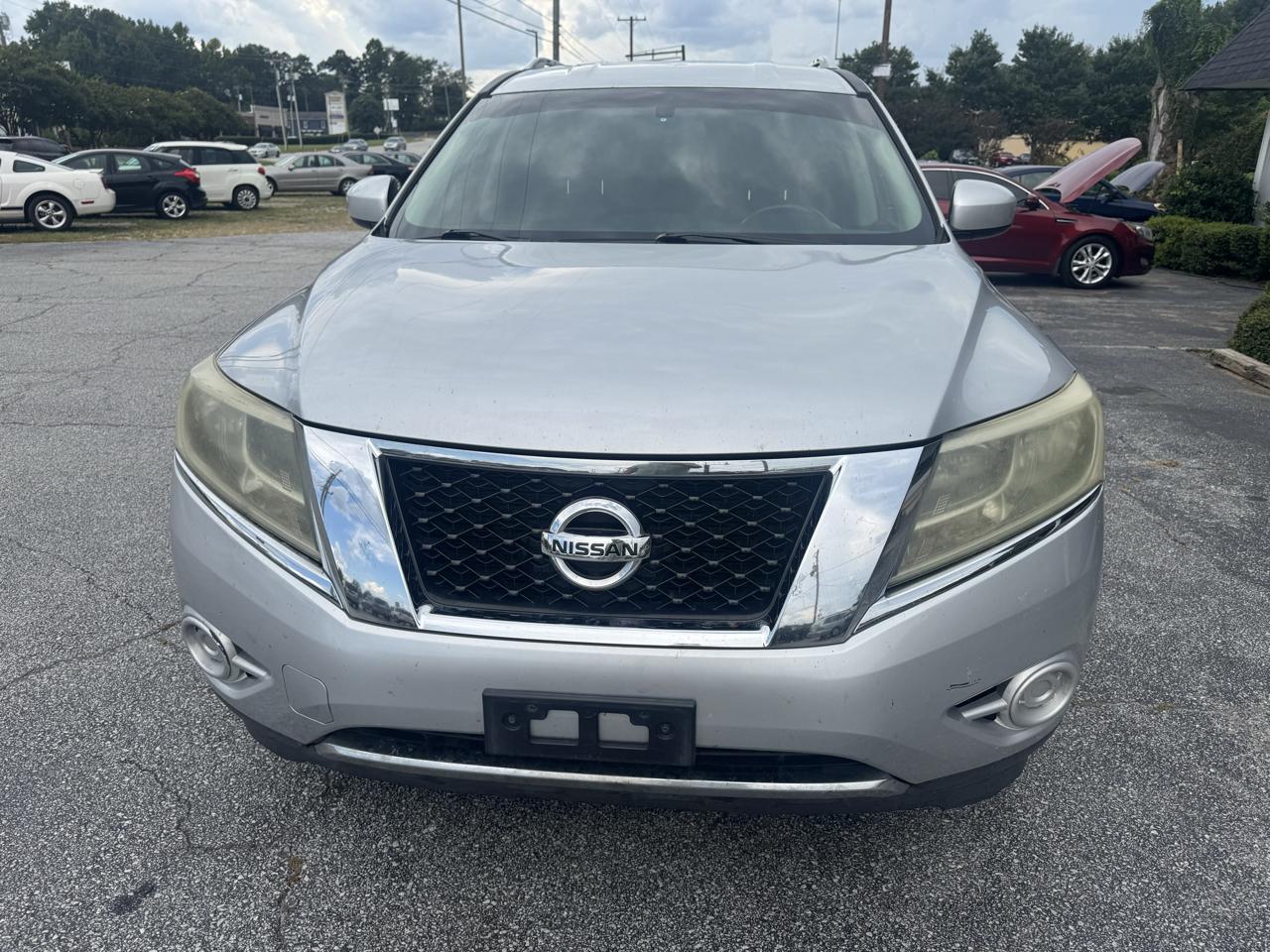 Nissan Pathfinder 2WD 4dr SV 2013