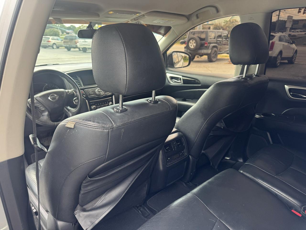 Nissan Pathfinder 2WD 4dr SV 2013