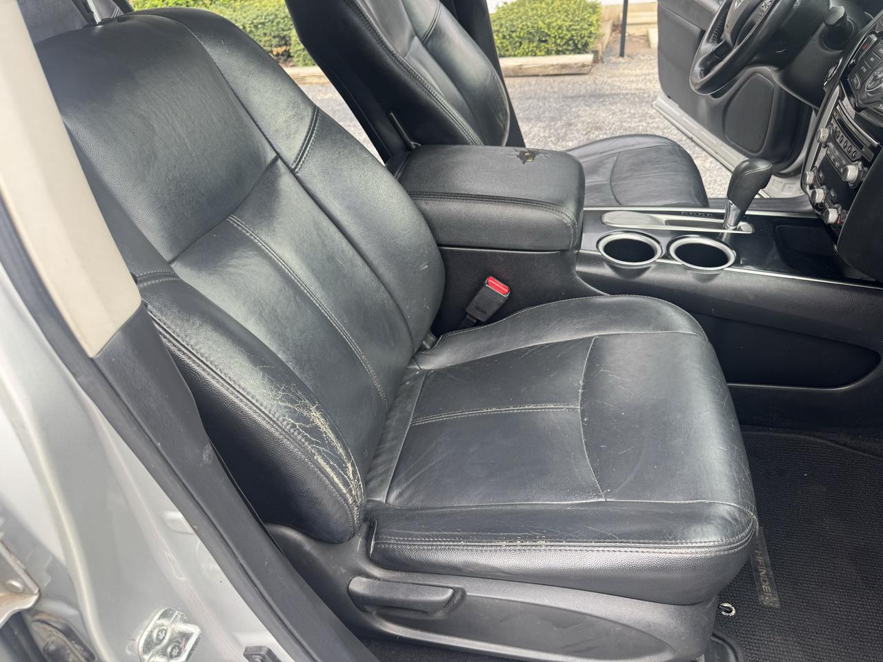 Nissan Pathfinder 2WD 4dr SV 2013