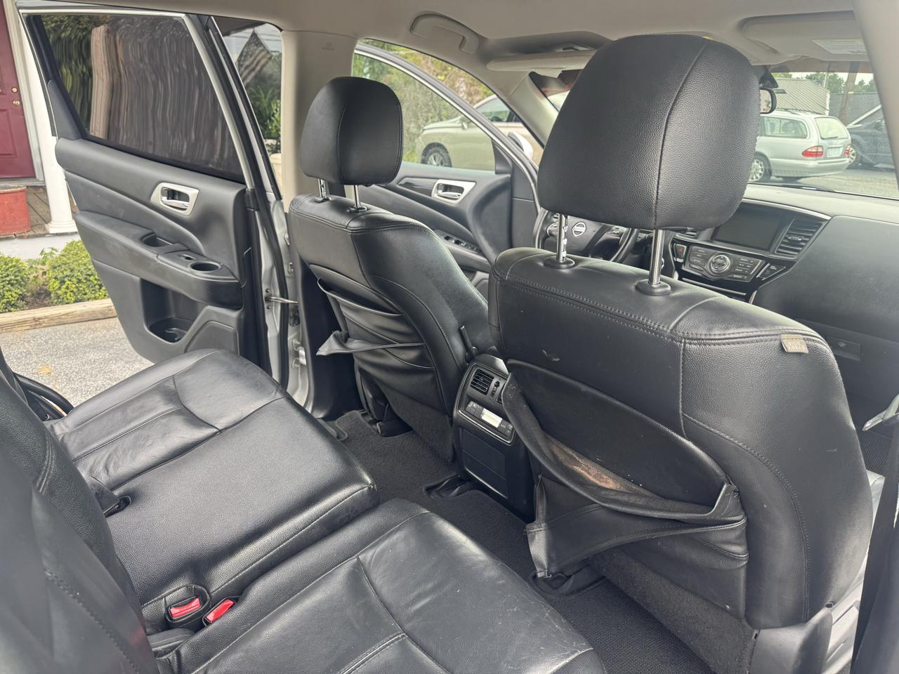 Nissan Pathfinder 2WD 4dr SV 2013